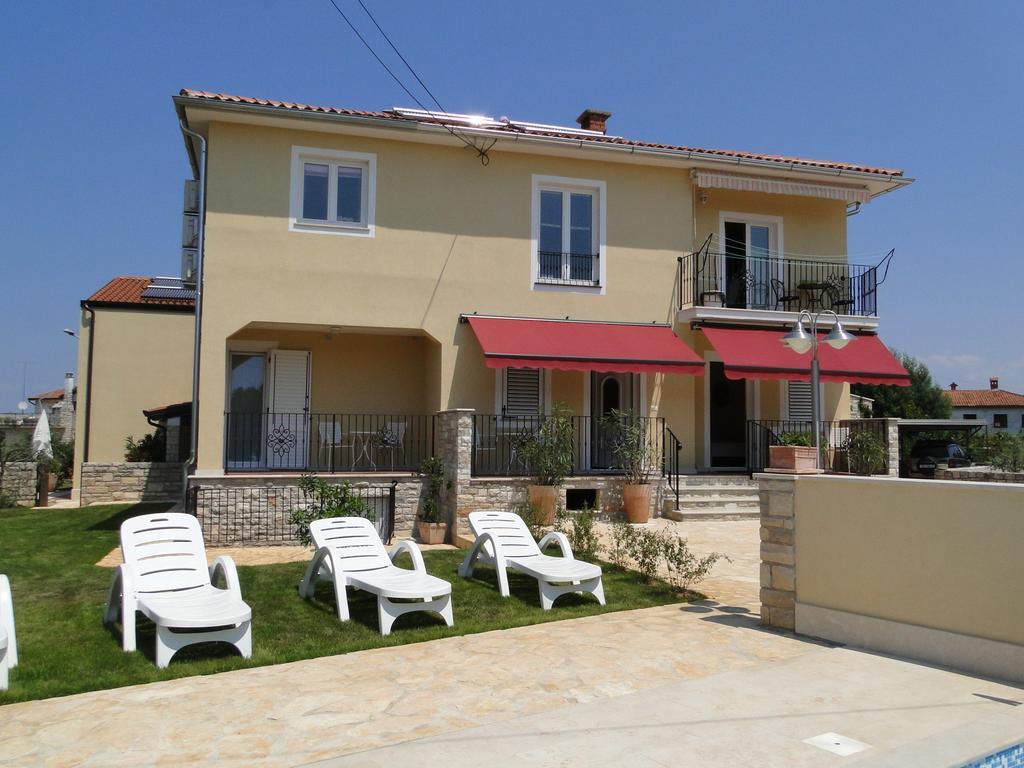 Apartments Villa Ela Umag Exterior photo